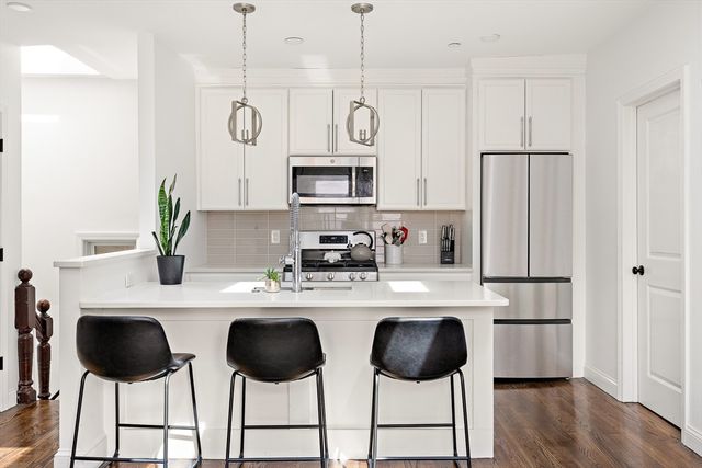 51 Havre St 3, Boston, MA 02128