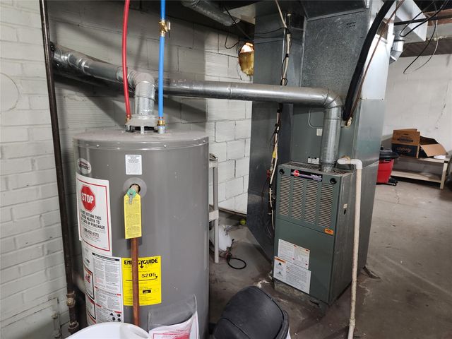 918 W Washington Street, Knoxville, IA 50138