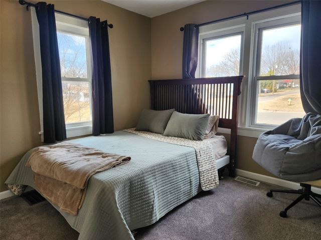 918 W Washington Street, Knoxville, IA 50138