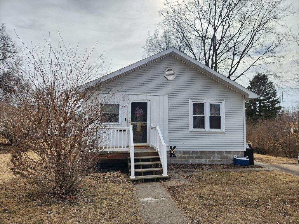 918 W Washington Street, Knoxville, IA 50138