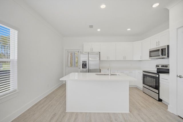139 Date Palm Lane, Freeport, FL 32439