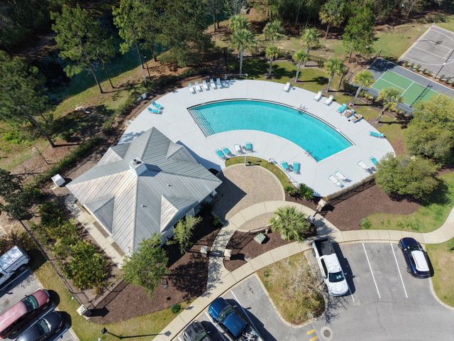139 Date Palm Lane, Freeport, FL 32439