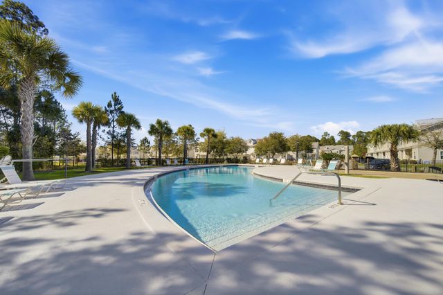 139 Date Palm Lane, Freeport, FL 32439