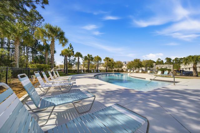 139 Date Palm Lane, Freeport, FL 32439