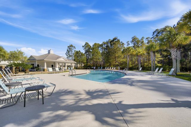 139 Date Palm Lane, Freeport, FL 32439