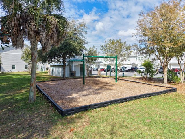 139 Date Palm Lane, Freeport, FL 32439