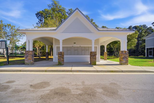 139 Date Palm Lane, Freeport, FL 32439