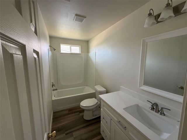 2724 Avenue D 7, San Leon, TX 77539