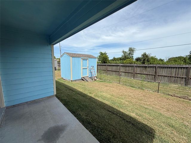 2724 Avenue D 7, San Leon, TX 77539