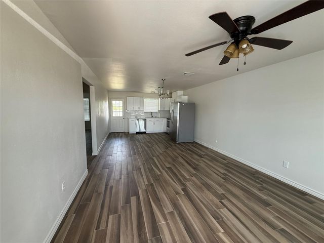 2724 Avenue D 7, San Leon, TX 77539