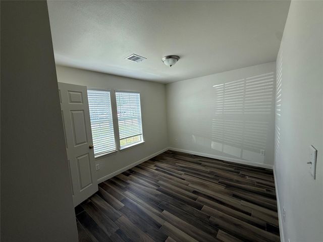 2724 Avenue D 7, San Leon, TX 77539