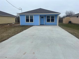 2724 Avenue D 7, San Leon, TX 77539