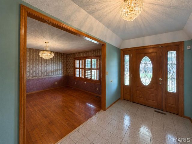 1603 Ronny Dr, De Soto, MO 63020