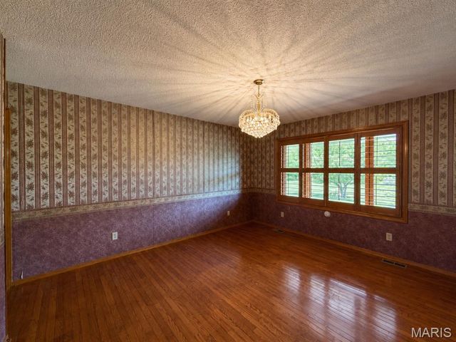 1603 Ronny Dr, De Soto, MO 63020