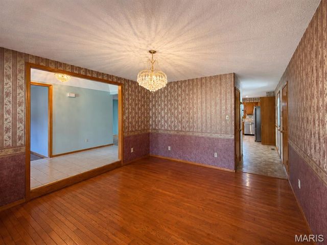 1603 Ronny Dr, De Soto, MO 63020