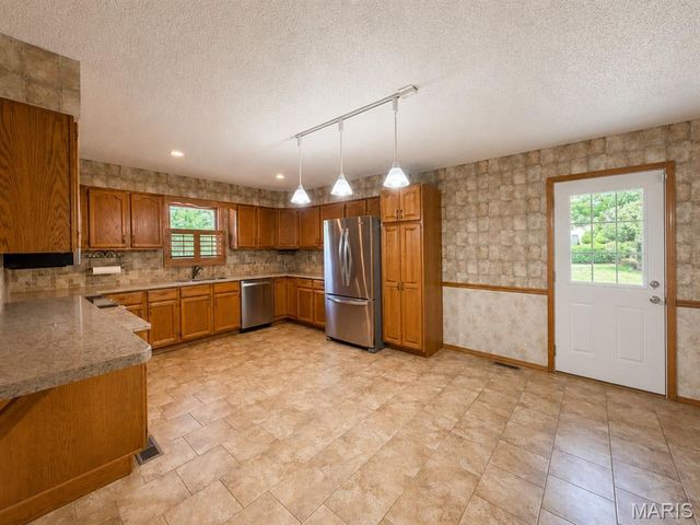 1603 Ronny Dr, De Soto, MO 63020