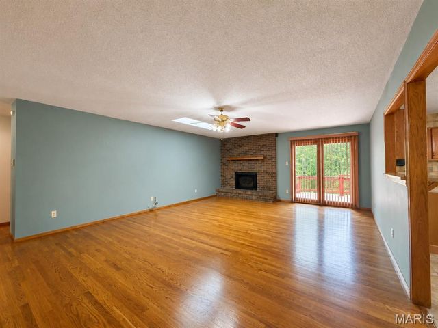 1603 Ronny Dr, De Soto, MO 63020