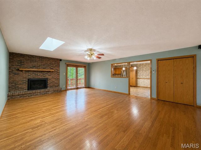 1603 Ronny Dr, De Soto, MO 63020