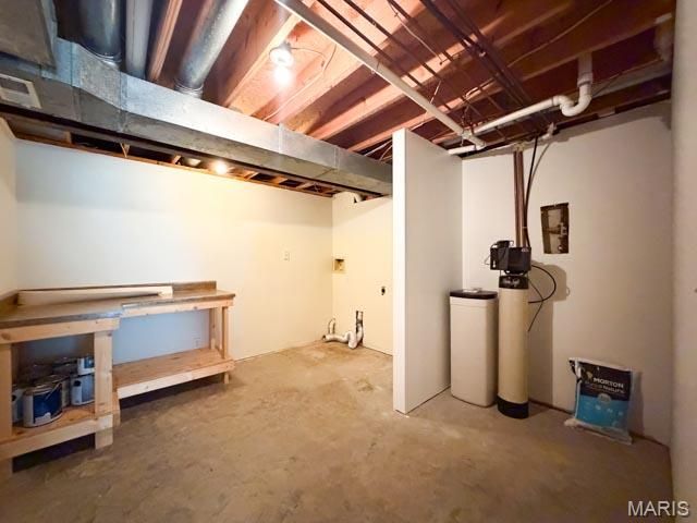 1603 Ronny Dr, De Soto, MO 63020