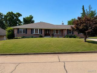 1603 Ronny Dr, De Soto, MO 63020