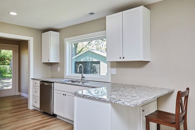 4690 NE 31st Street, Des Moines, IA 50317