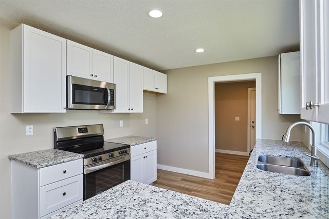 4690 NE 31st Street, Des Moines, IA 50317