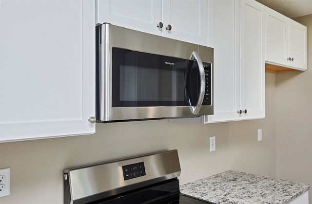 4690 NE 31st Street, Des Moines, IA 50317