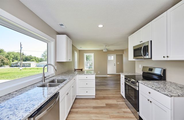 4690 NE 31st Street, Des Moines, IA 50317