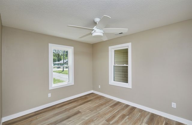 4690 NE 31st Street, Des Moines, IA 50317