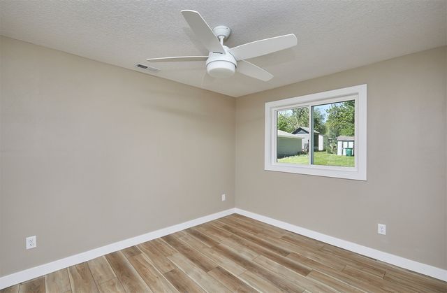 4690 NE 31st Street, Des Moines, IA 50317