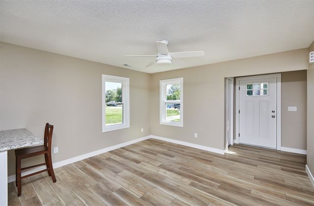 4690 NE 31st Street, Des Moines, IA 50317