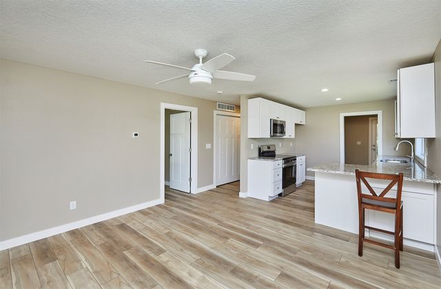 4690 NE 31st Street, Des Moines, IA 50317