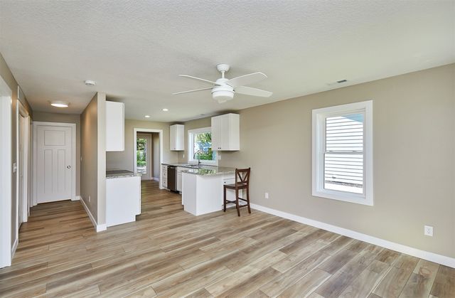4690 NE 31st Street, Des Moines, IA 50317