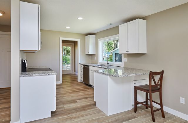 4690 NE 31st Street, Des Moines, IA 50317