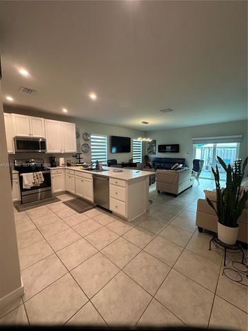 384 NW 11th Avenue 384, Florida City, FL 33034