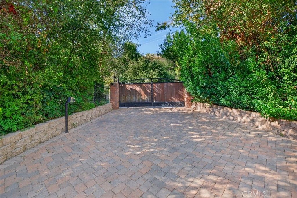 2311 Stonyvale, Tujunga, CA 91042 — photo 2