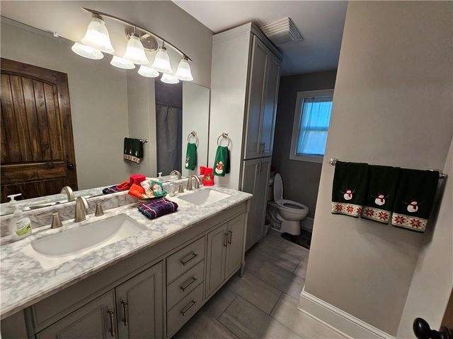 112 DEER CREEK Drive West, Pineville, LA 71360