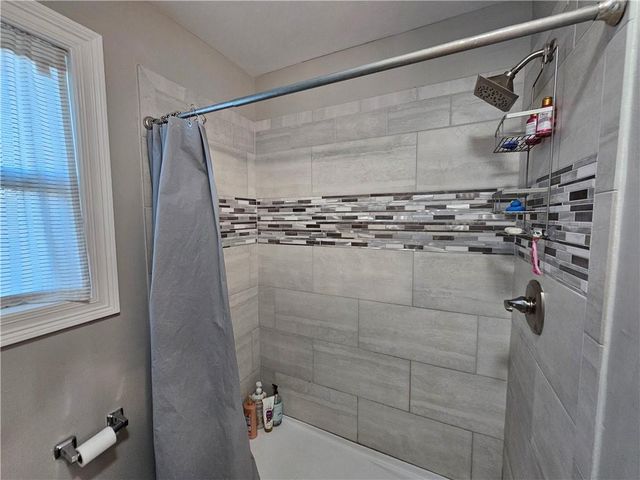 112 DEER CREEK Drive West, Pineville, LA 71360