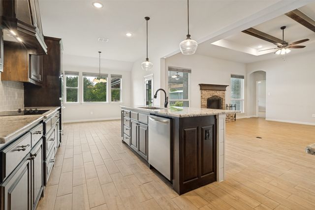 1013 Finney Drive, Weatherford, TX 76085