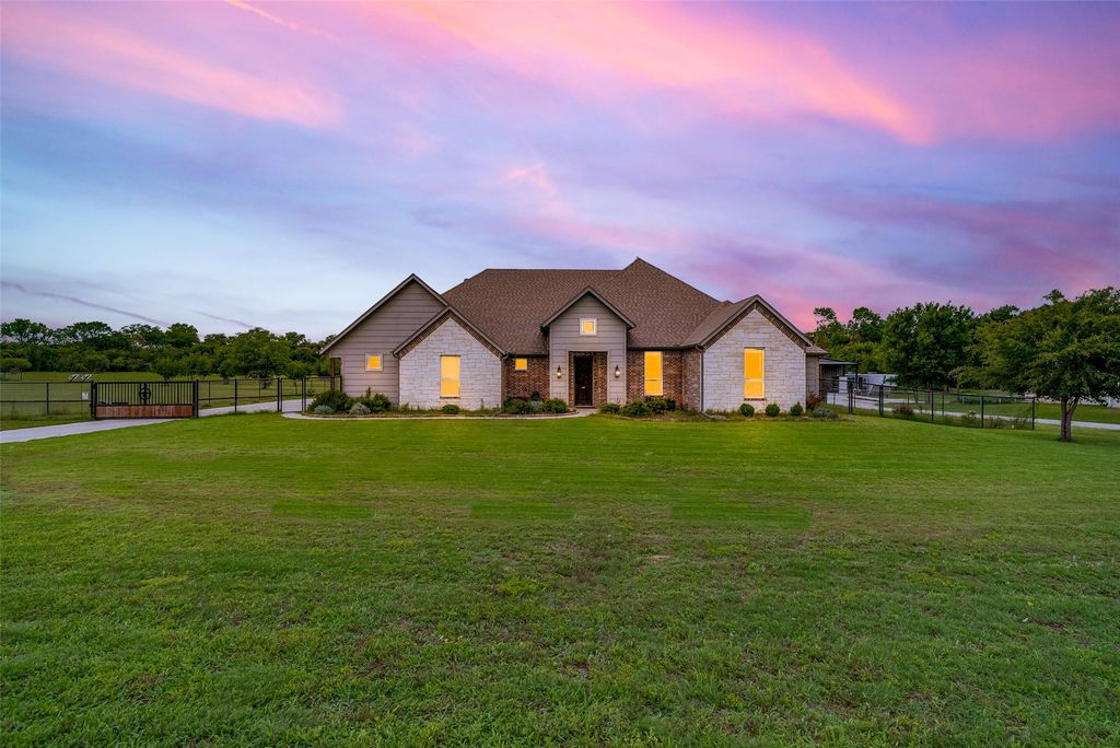 1013 Finney Drive, Weatherford, TX 76085