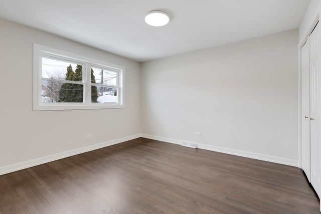 4933 N Keeler Avenue, Chicago, IL 60630