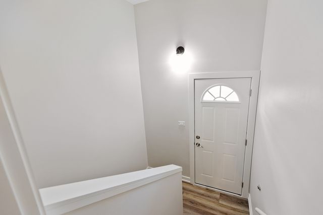 4933 N Keeler Avenue, Chicago, IL 60630