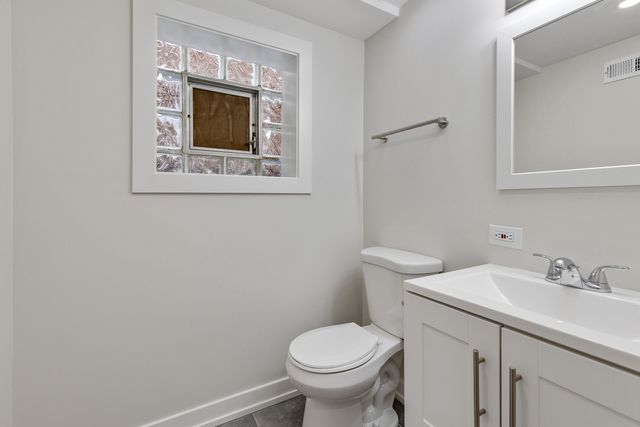 4933 N Keeler Avenue, Chicago, IL 60630