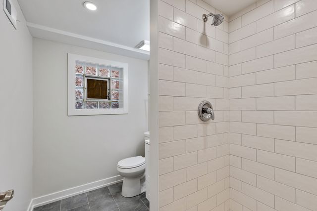 4933 N Keeler Avenue, Chicago, IL 60630
