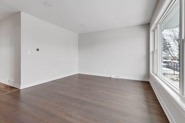 4933 N Keeler Avenue, Chicago, IL 60630