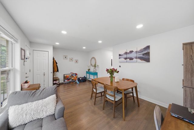 4933 N Keeler Avenue, Chicago, IL 60630