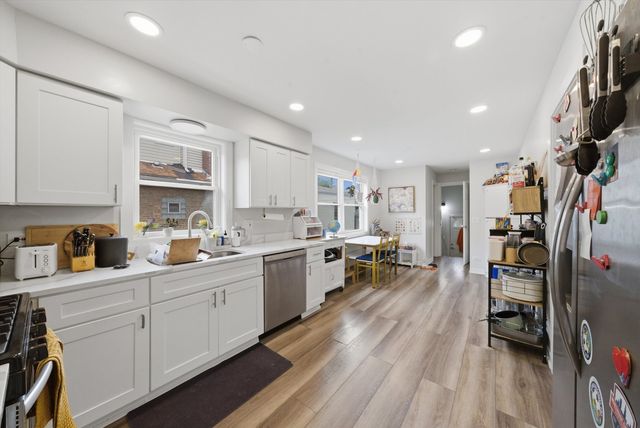 4933 N Keeler Avenue, Chicago, IL 60630
