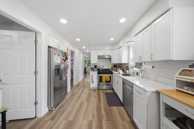 4933 N Keeler Avenue, Chicago, IL 60630