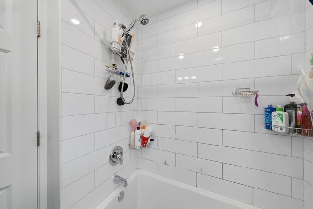 4933 N Keeler Avenue, Chicago, IL 60630