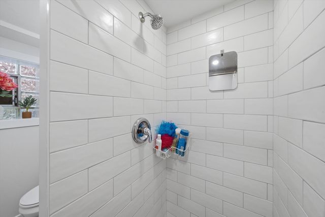 4933 N Keeler Avenue, Chicago, IL 60630
